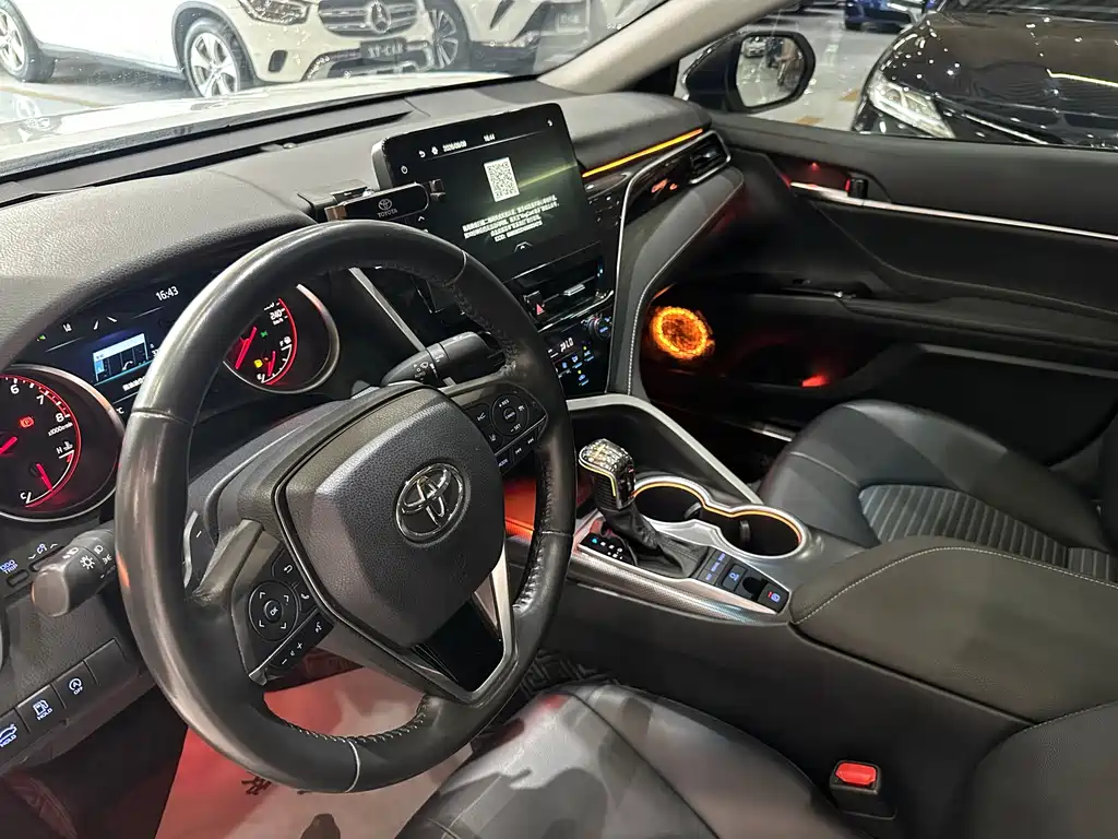 Toyota Camry — миниатюра 5