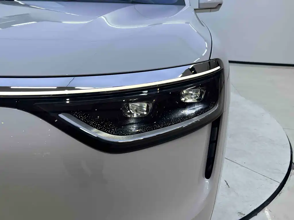 AITO ASK THE WORLD M8