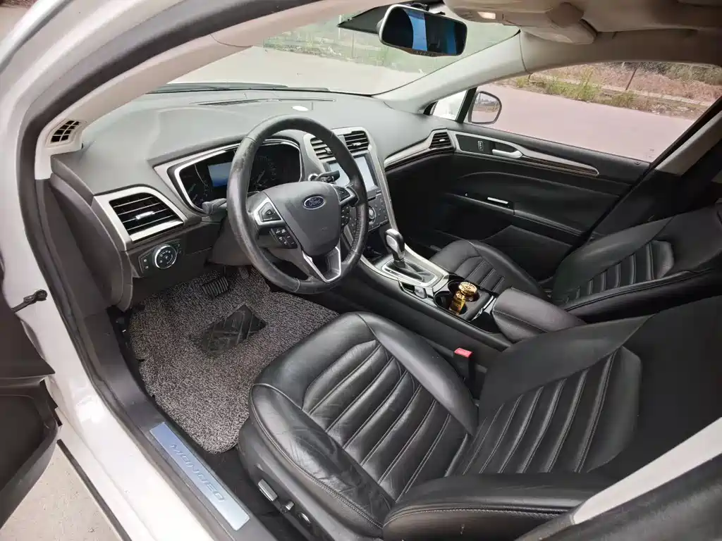 Ford Mondeo 2013 2.0L GTDi200 Fashion