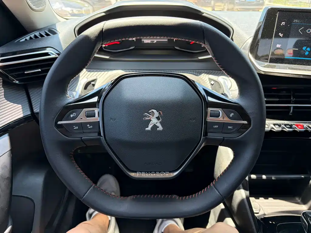 Peugeot 2008 — миниатюра 12