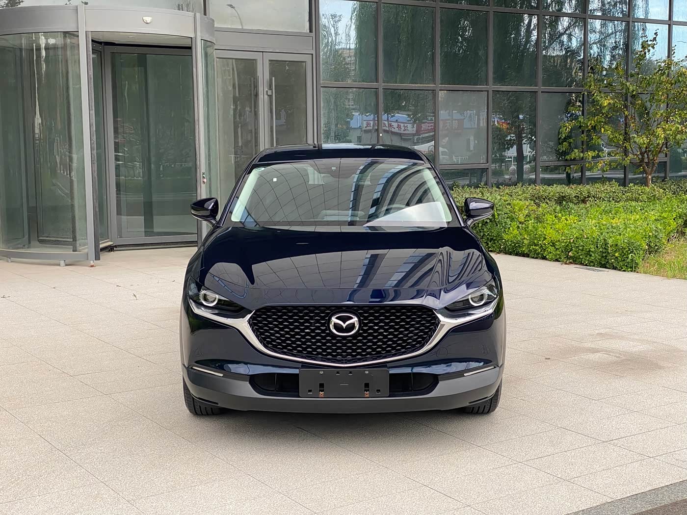 Mazda CX-30 2.0 л 2023 г. Голубой, пробег 8000 км