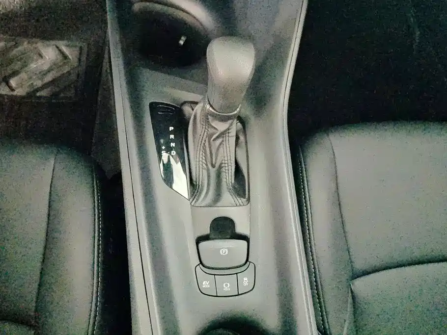 Toyota IZOA — миниатюра 16