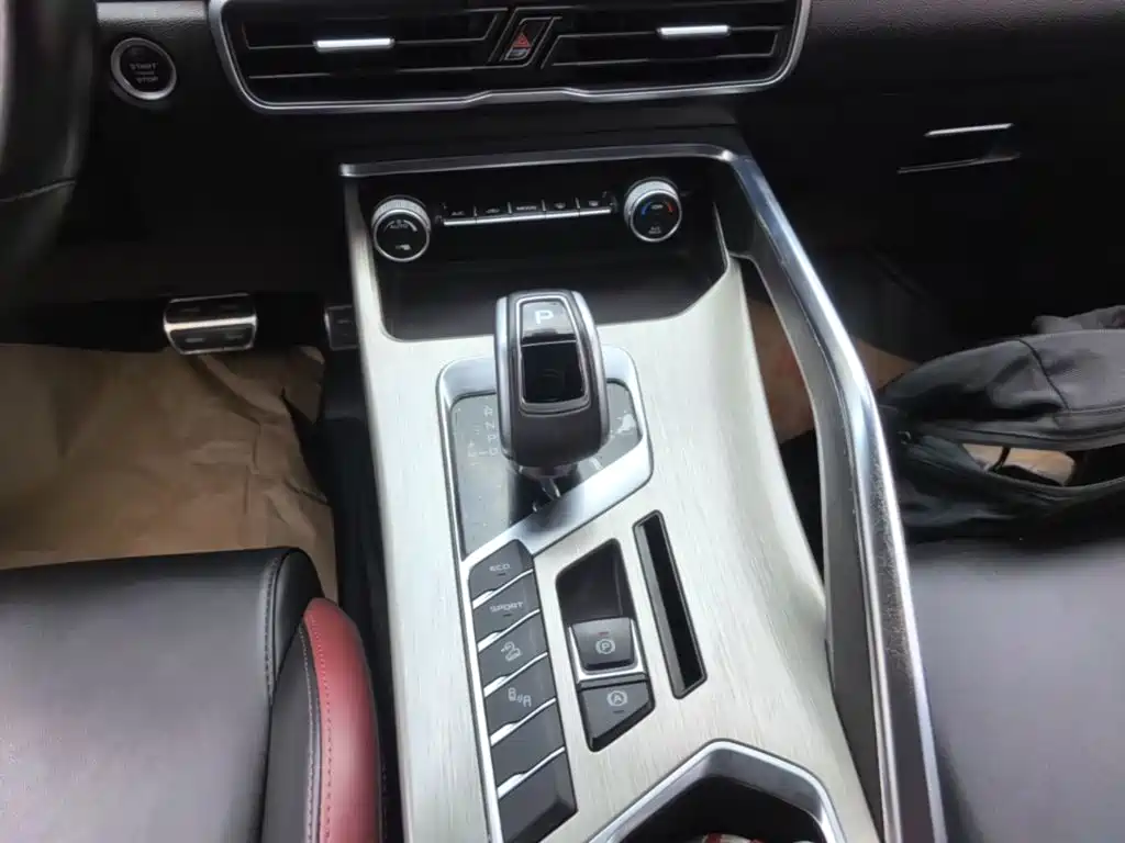 Geely Binyue — миниатюра 14