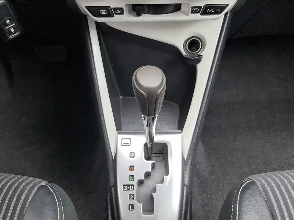Toyota Yaris L — миниатюра 13