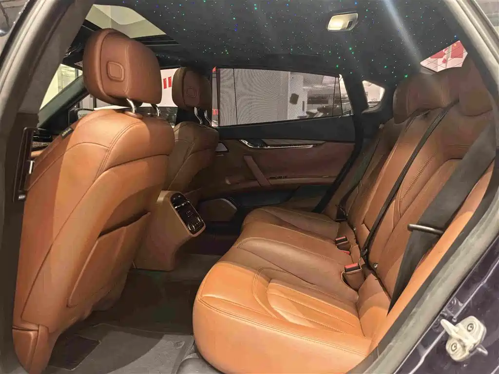 Maserati Quattroporte — миниатюра 5