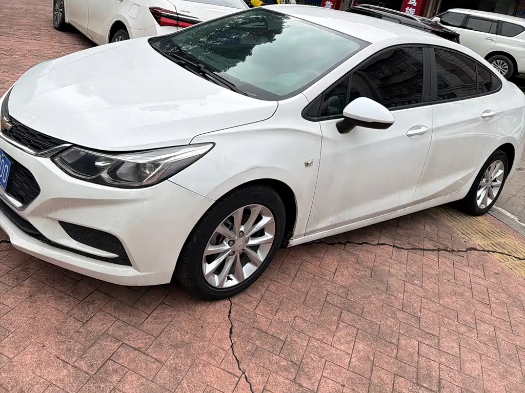 CHEVROLET CRUZE