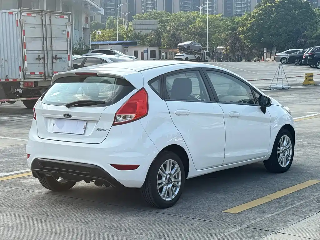 Ford Fiesta — миниатюра 7