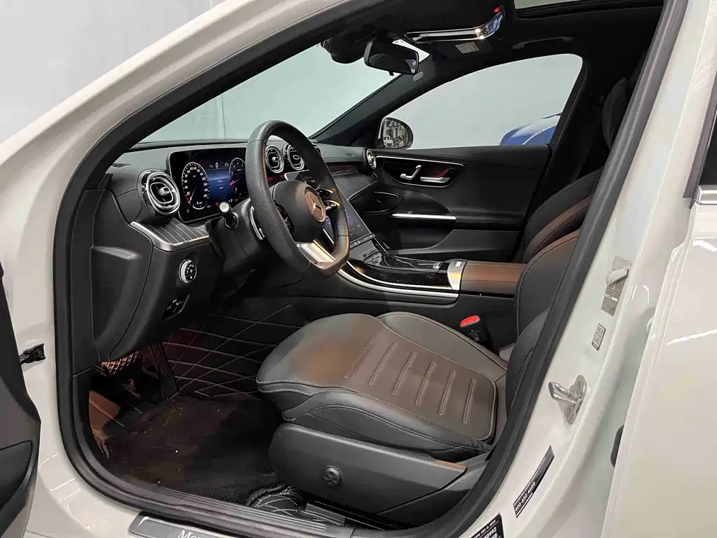 Mercedes-Benz C-Class — миниатюра 7
