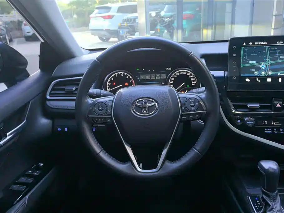 TOYOTA CAMRY