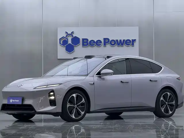 2025 Nio ET5