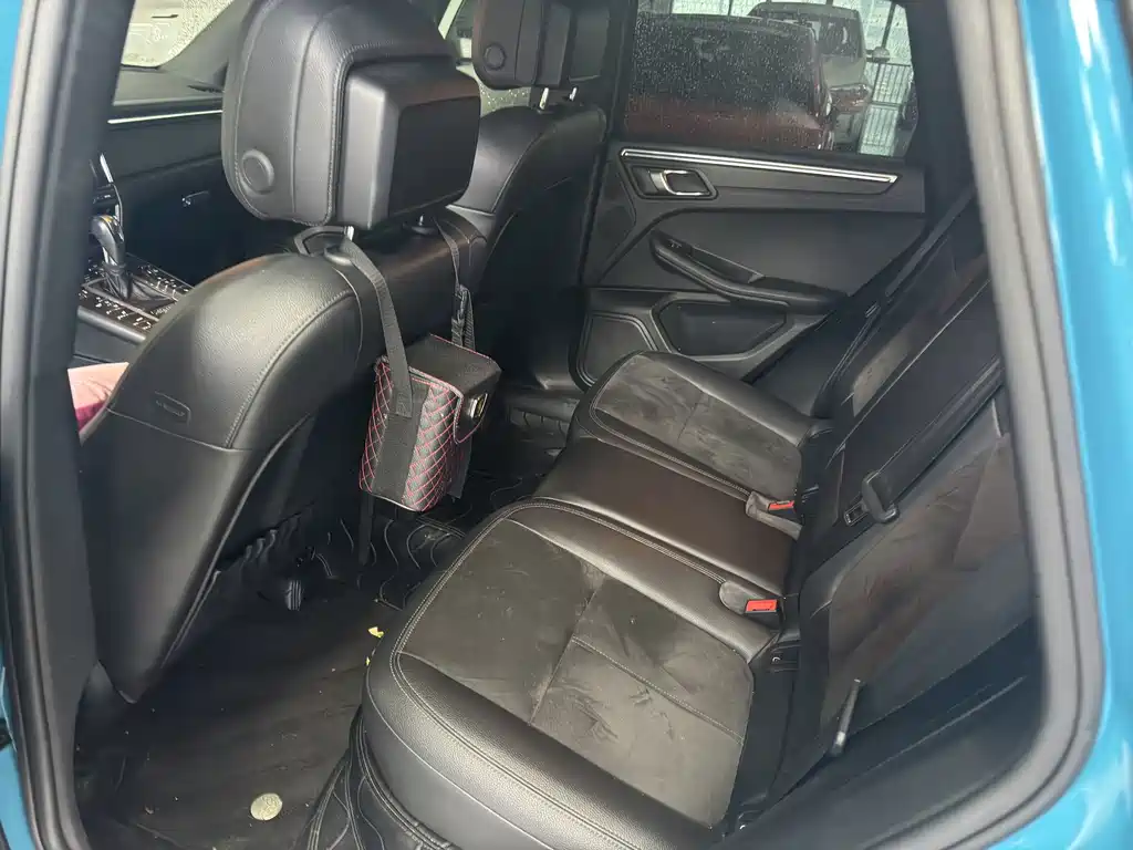 Porsche Macan — миниатюра 10