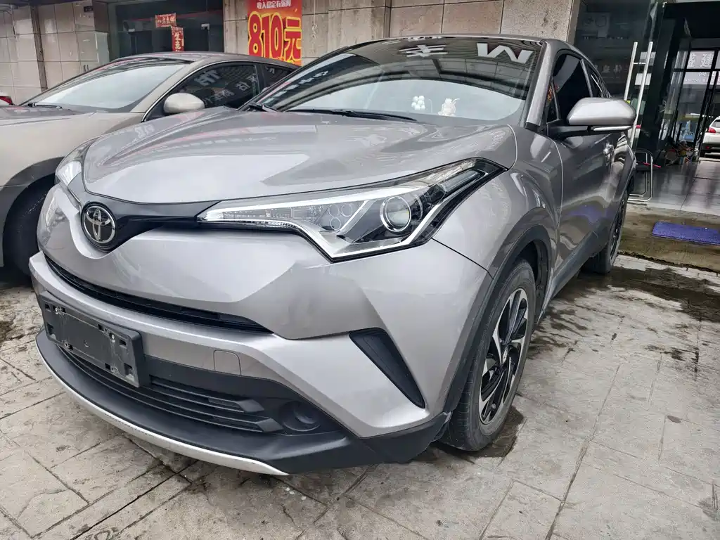 Купить Toyota IZOA