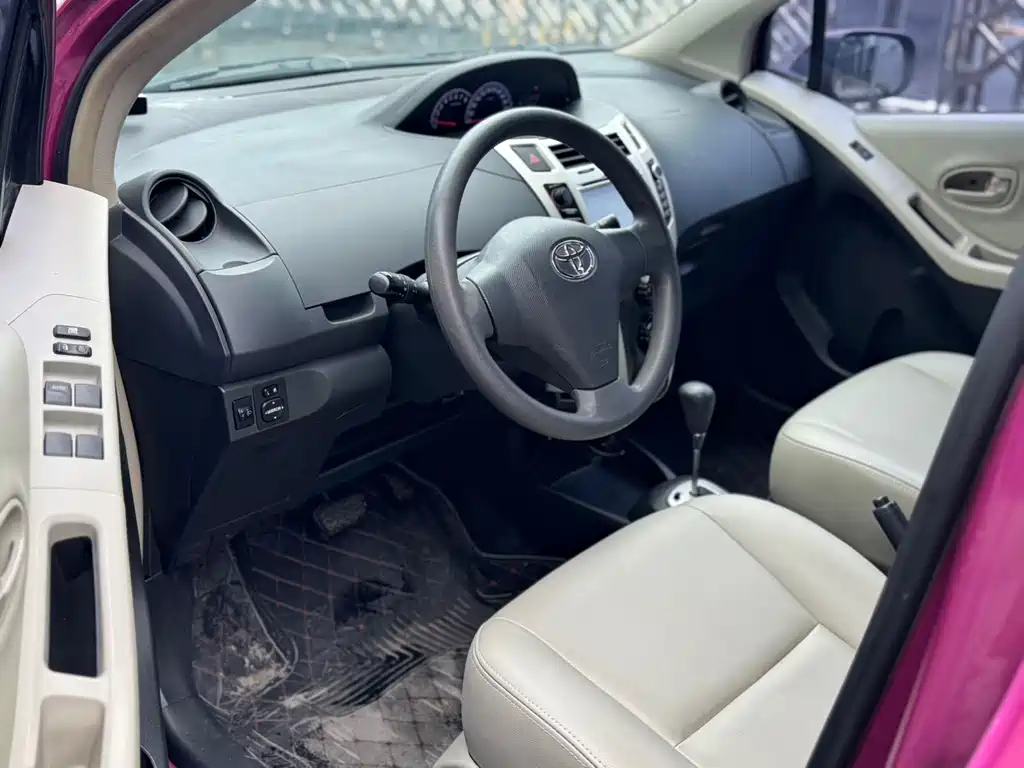 Toyota Yaris — миниатюра 3