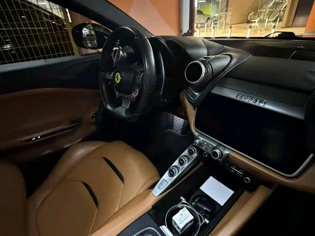 FERRARI GTC4LUSSO
