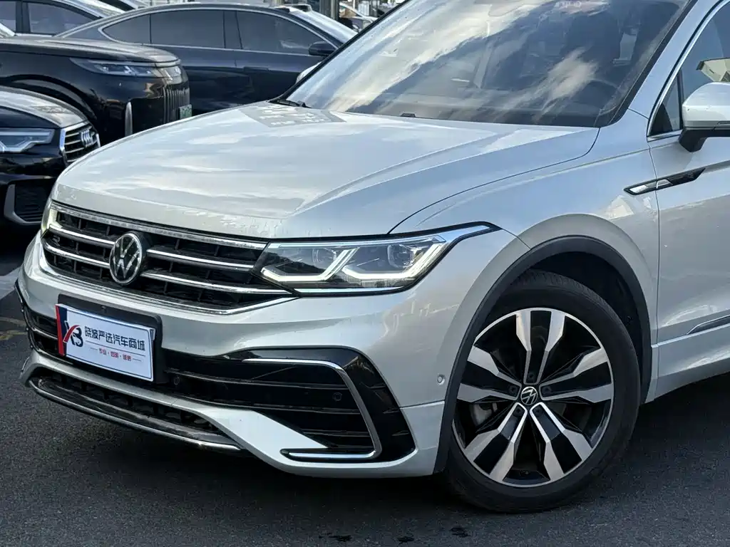 Volkswagen Tiguan L 2022 — фото 10