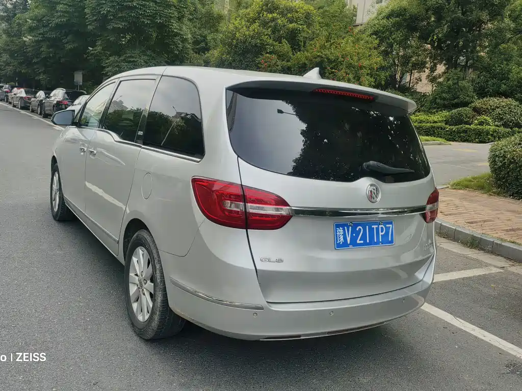 Buick GL8 — миниатюра 6