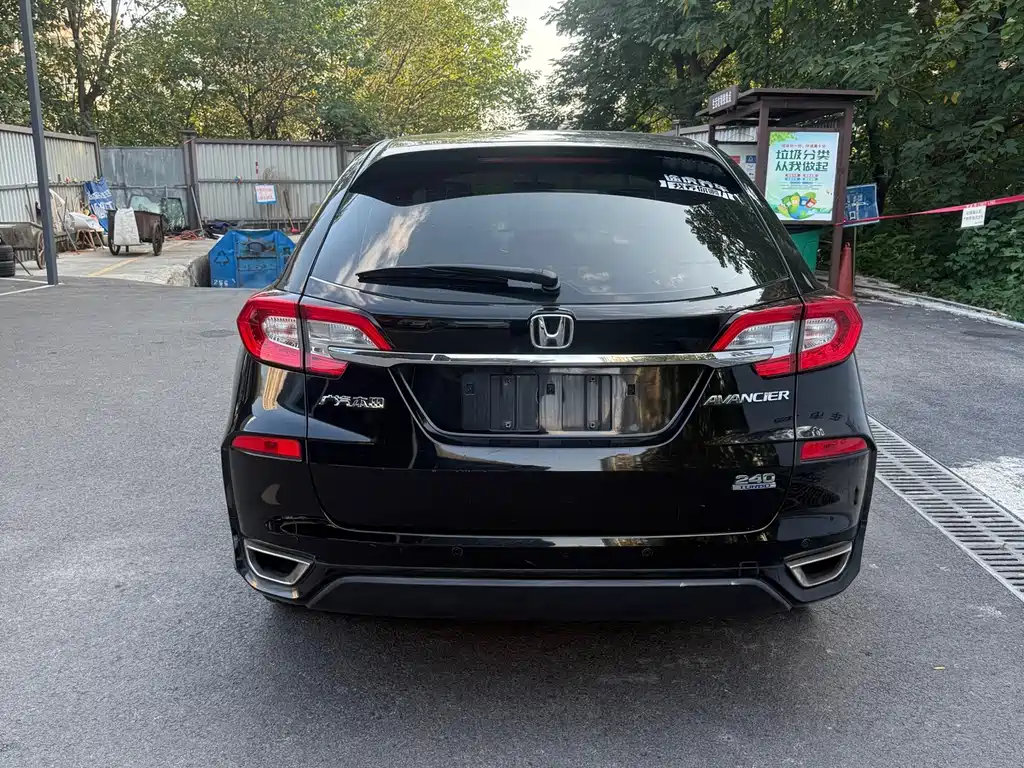 Honda Avancier — миниатюра 5