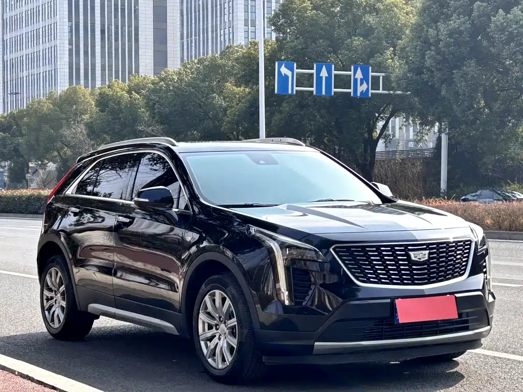 CADILLAC XT4