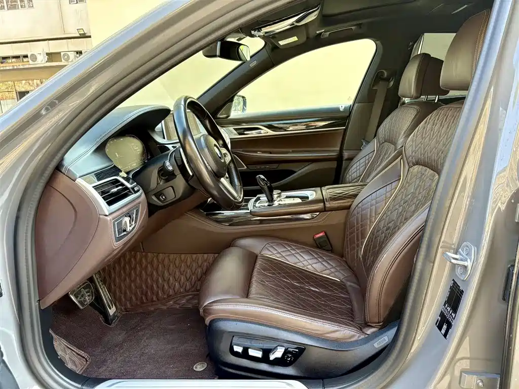 BMW 7 SERIES