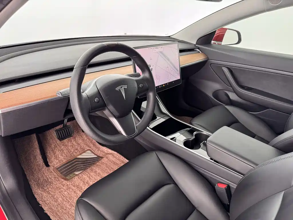Tesla Model 3 — миниатюра 5