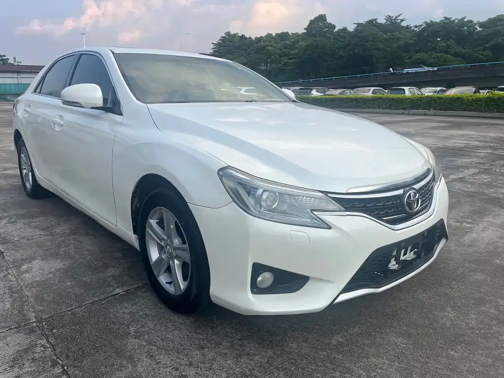Toyota Reiz — миниатюра 3