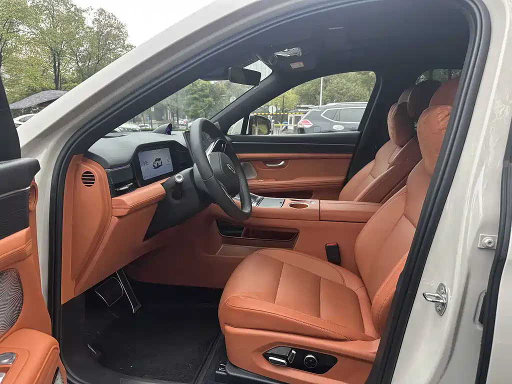 AITO ASK THE WORLD M5