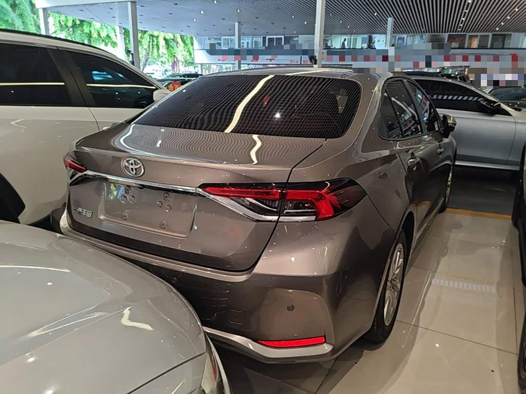 Toyota Corolla 1.2 л 2024 г. шампань/коричневый, пробег 35500 км