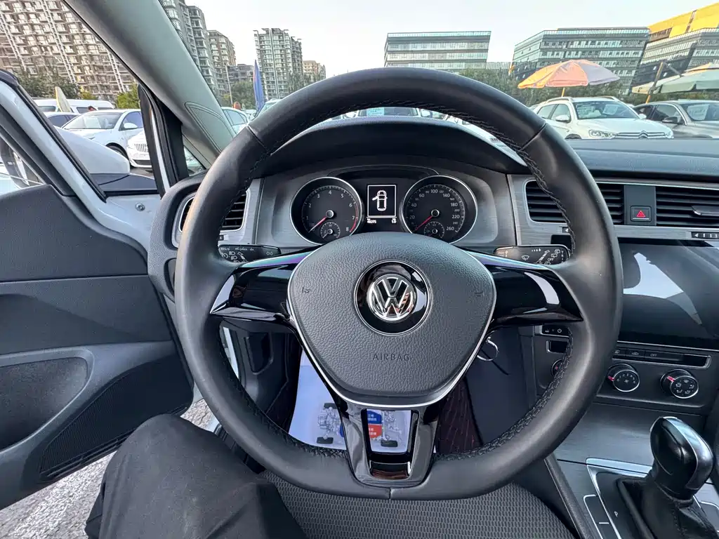 Volkswagen Golf — миниатюра 5