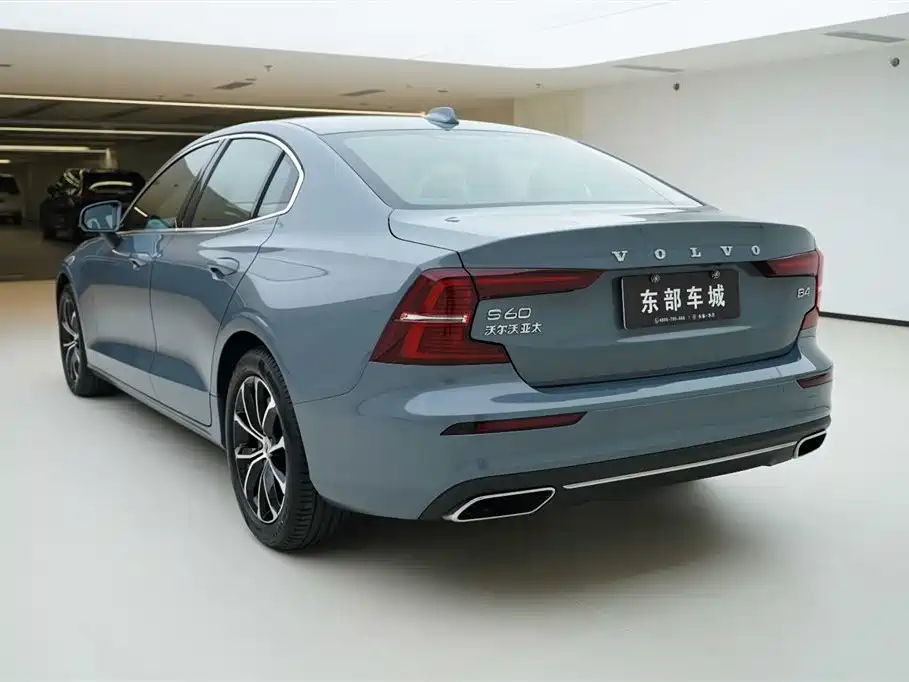 Volvo S60 2022 B4 Luxury