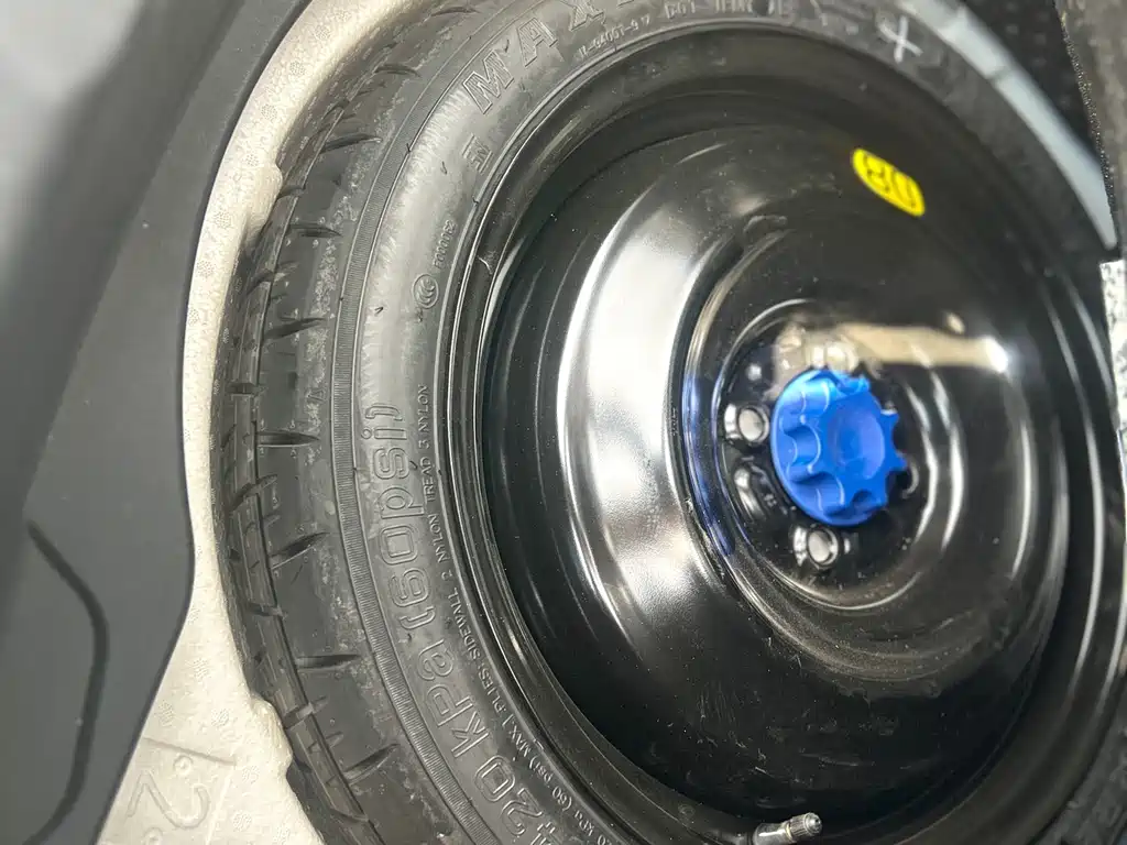 TOYOTA YARIS L ZHIXUAN