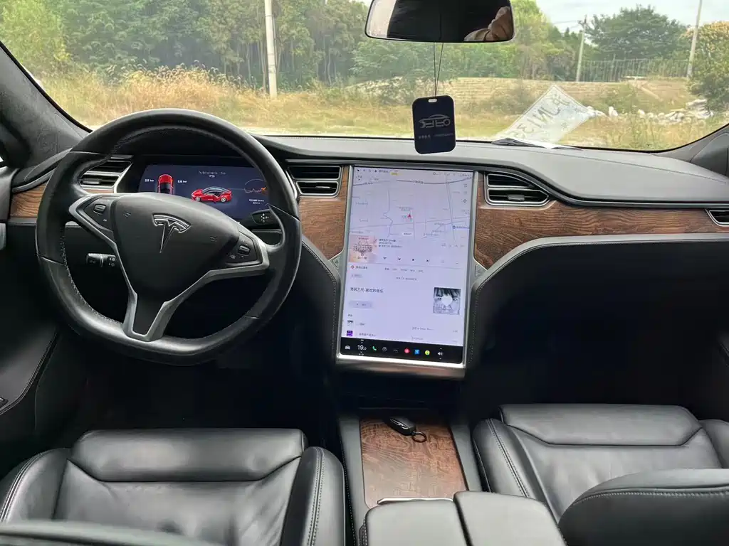 TESLA MODEL S
