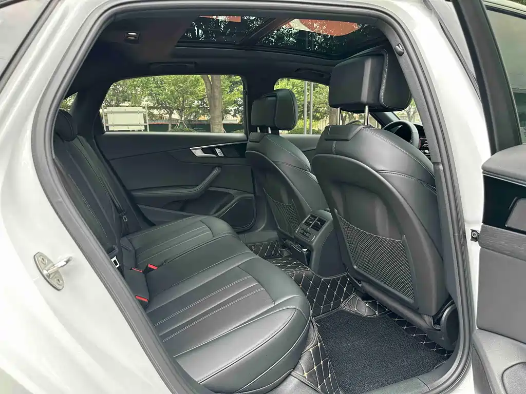 Audi A4L 2024 40 TFSI Luxury
