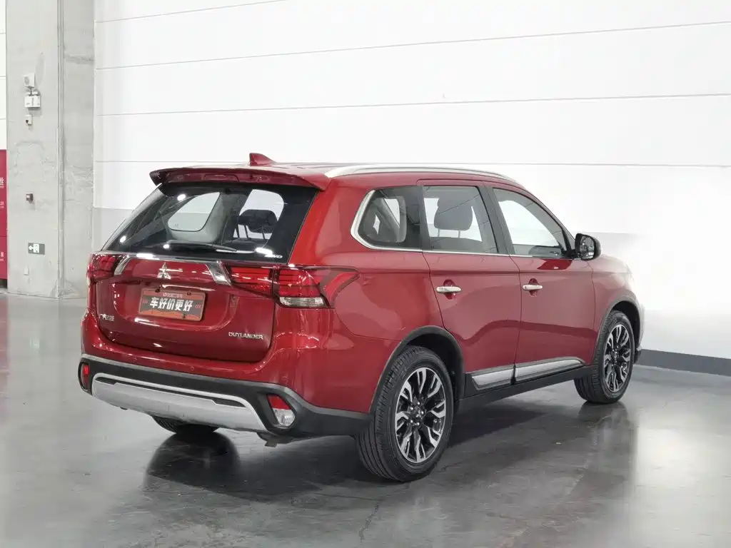 Mitsubishi Outlander — миниатюра 2