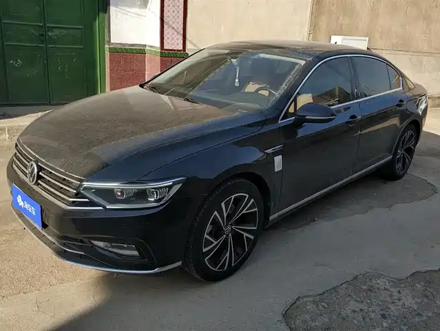 VOLKSWAGEN MAGOTAN 2021