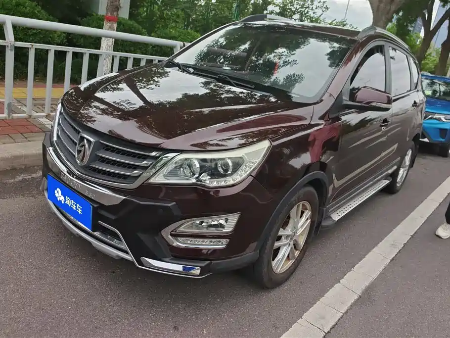 Купить Baojun 560