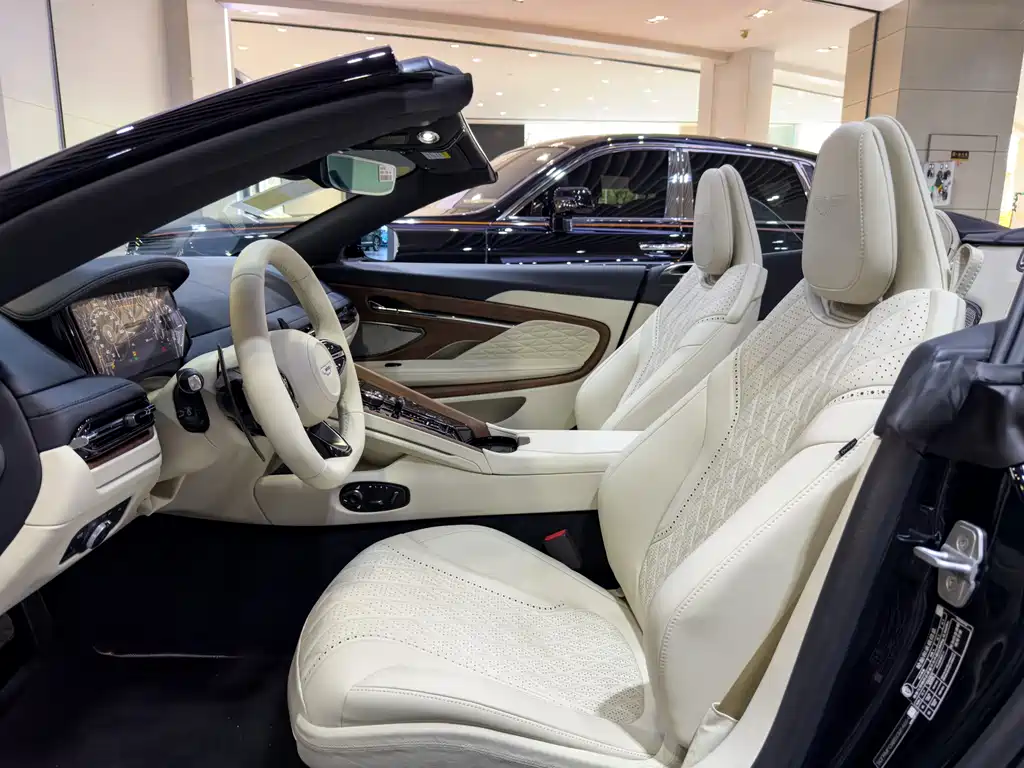 Aston Martin DB12 — фотографии объявления, Фото 16