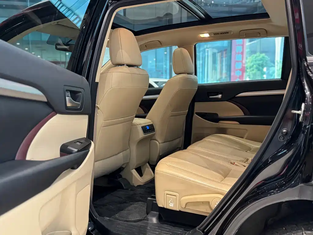 Toyota Highlander — миниатюра 10