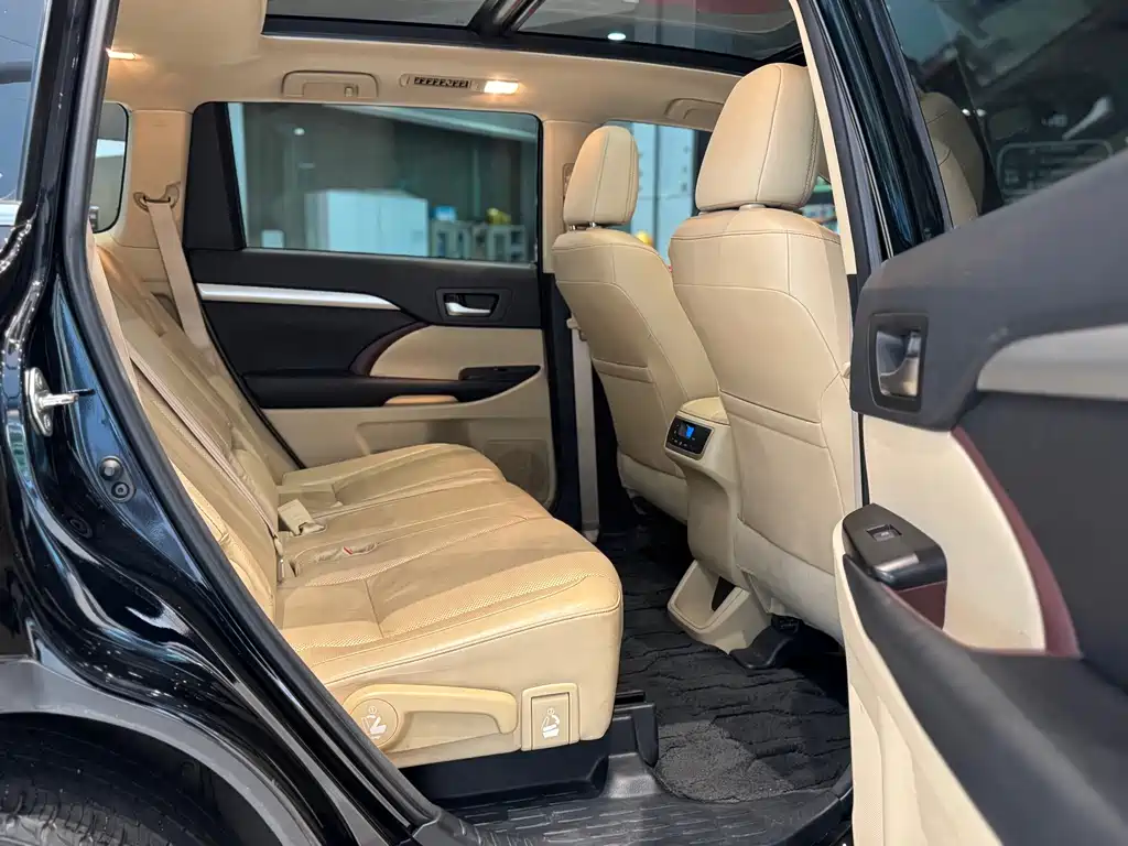Toyota Highlander — миниатюра 22