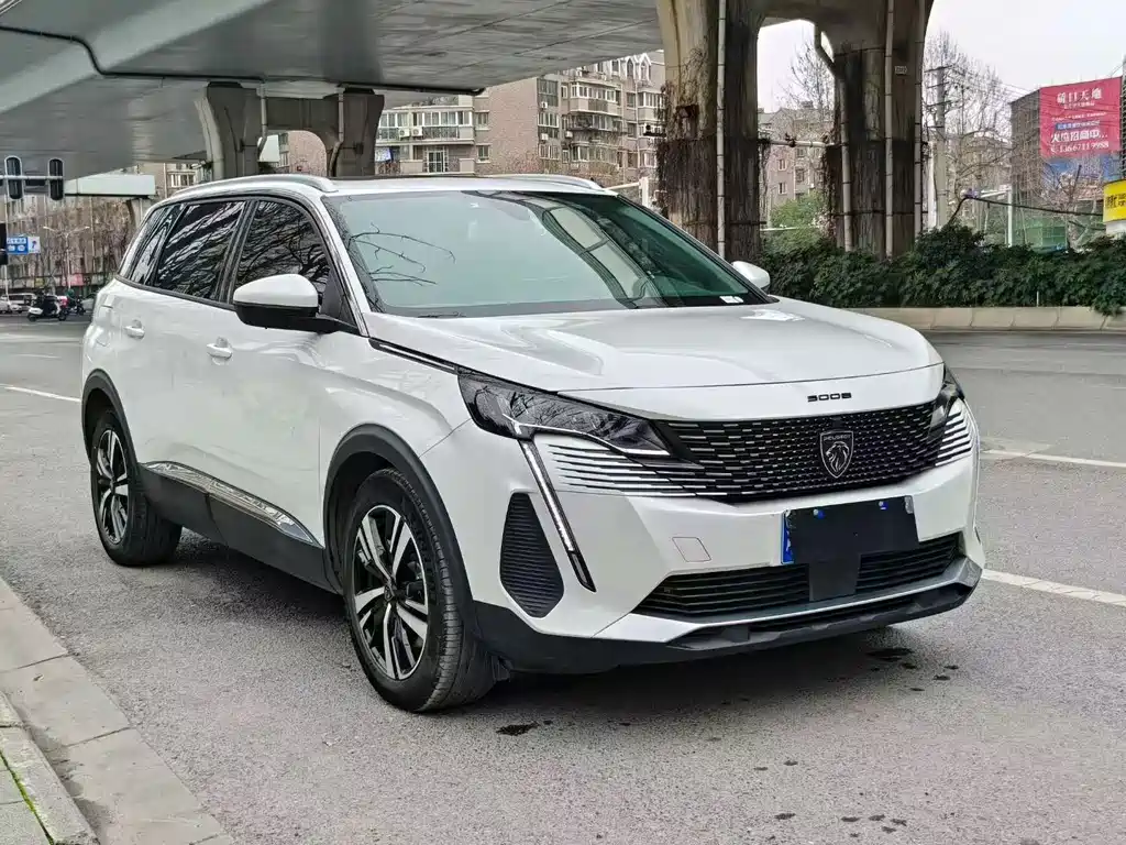 Peugeot 5008 2023 400THP 5 мест
