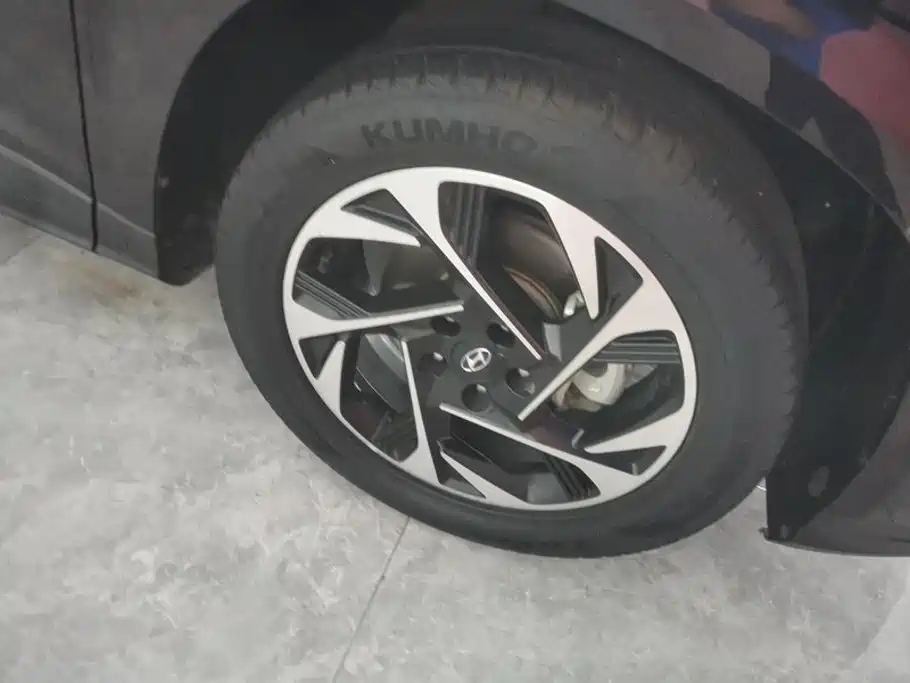 Hyundai Custo — миниатюра 6