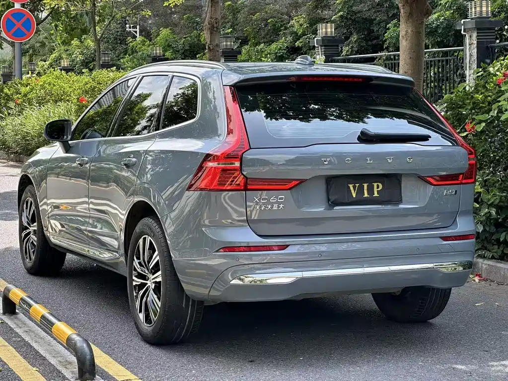 Volvo XC60 2022 B5 Luxury