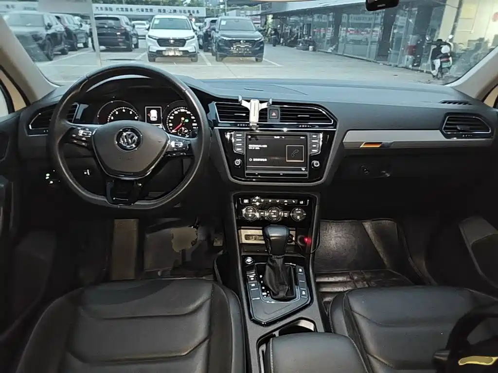 Volkswagen Tiguan L — миниатюра 10