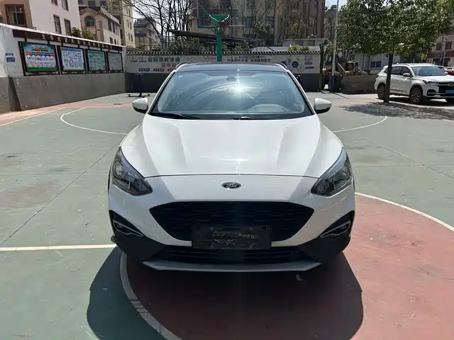 FORD FOX ACTIVE