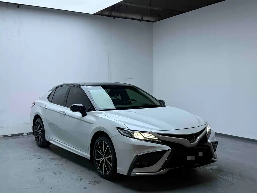 Toyota Camry — миниатюра 3