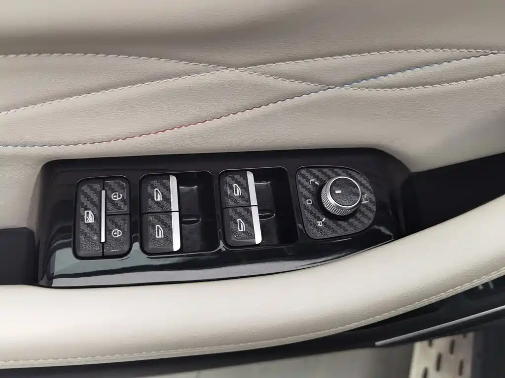 Geely Xingyue L — миниатюра 9