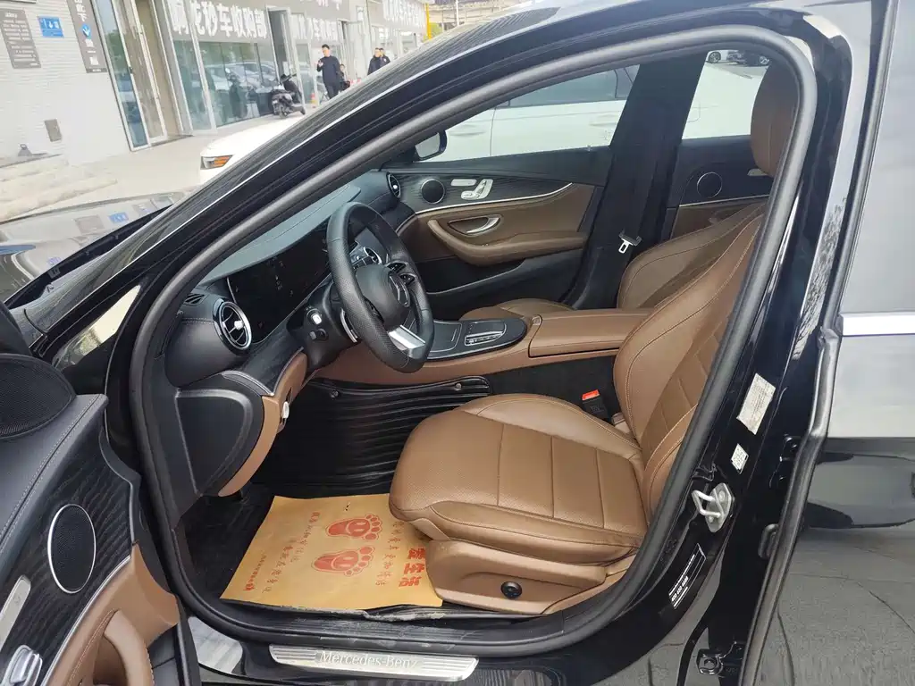 MERCEDES-BENZ E CLASS