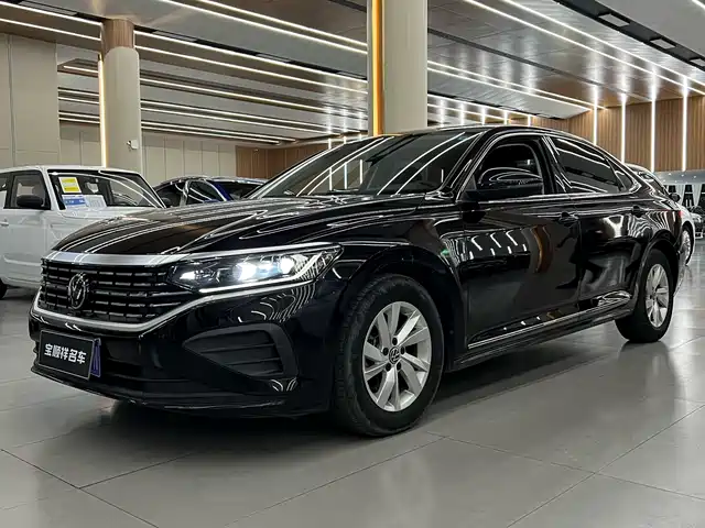 VOLKSWAGEN PASSAT 2023