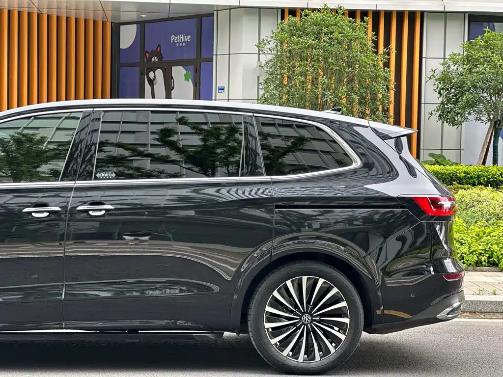 Volkswagen Viloran 2023 380TSI Luxury