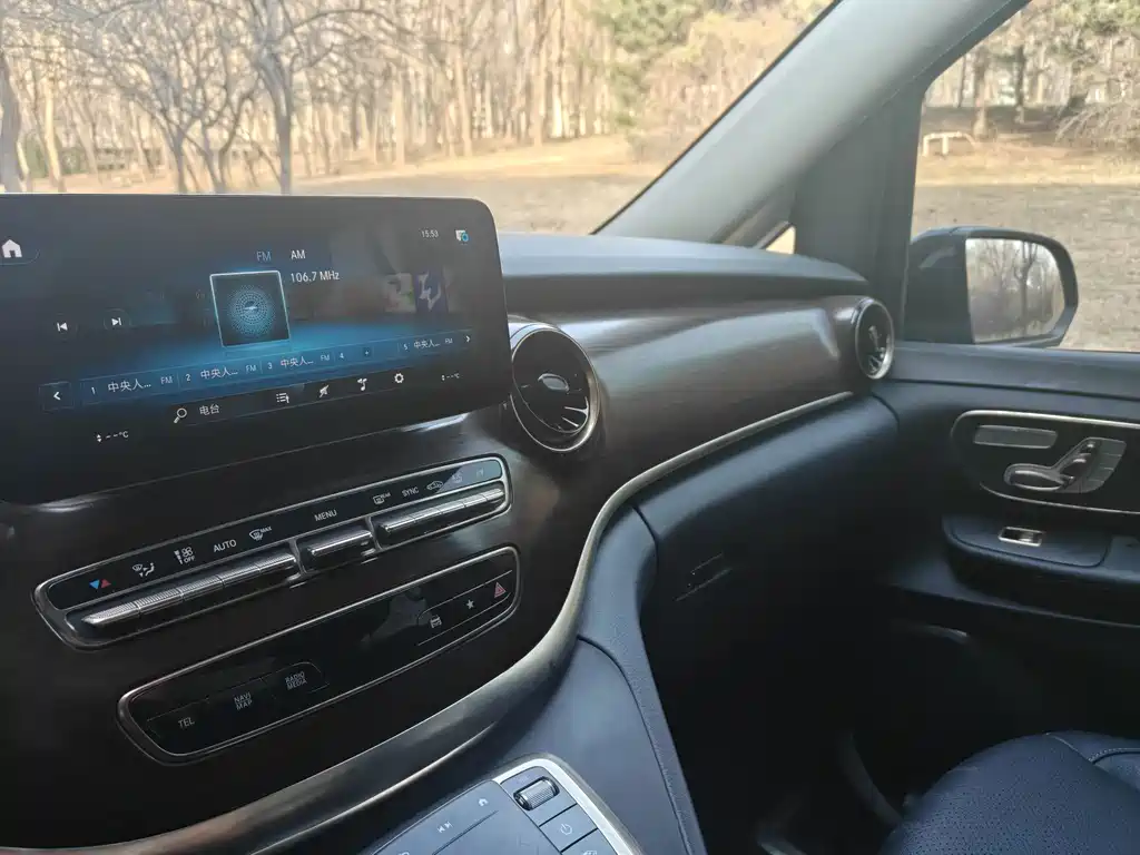 MERCEDES-BENZ V CLASS