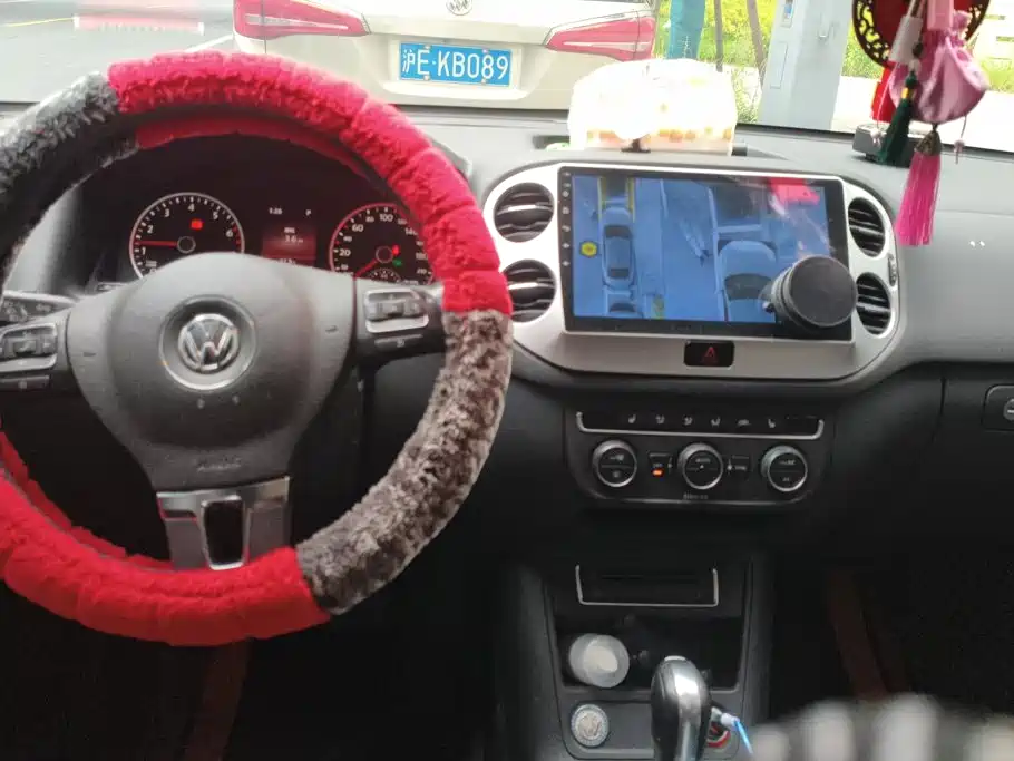 Volkswagen Tiguan — миниатюра 12